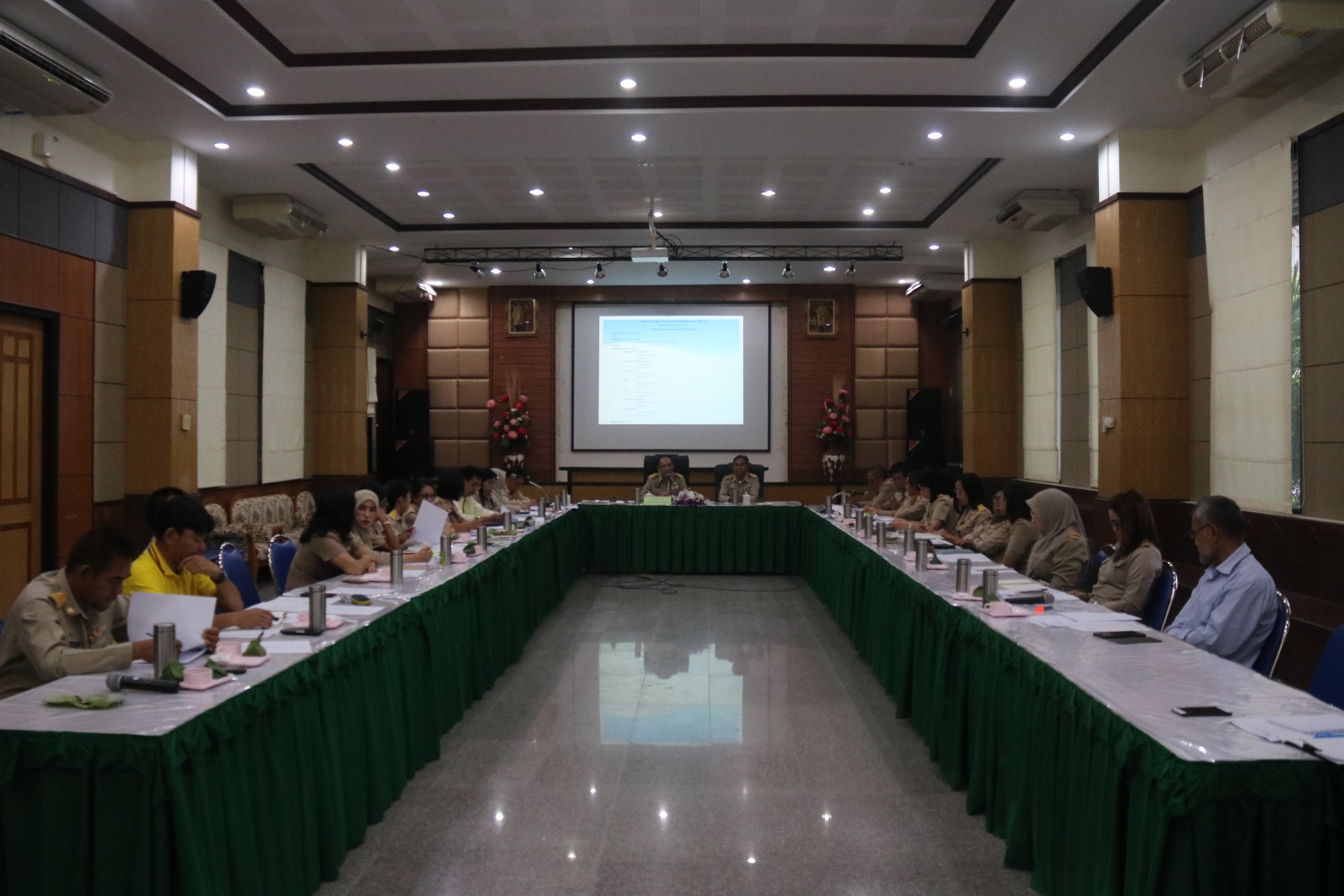  การประชุมหัวหน้าสวนส่วนราชการ หัวหน้าฝ่ายในสังกัด องค์การบริหารส่วนจังหวัดยะลา ครั้งที่ 3/ 2563 